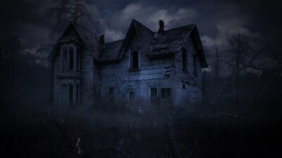 Creepy house creaking in the night