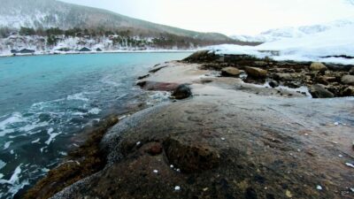 Ocean and wind sounds