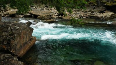 Sound of a roaring river in a canyon